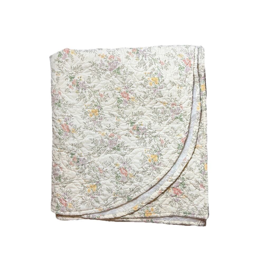 Vintage Floral Bedspread Lightweight Quilt Floral Bedding Cream 106x96 Stitching